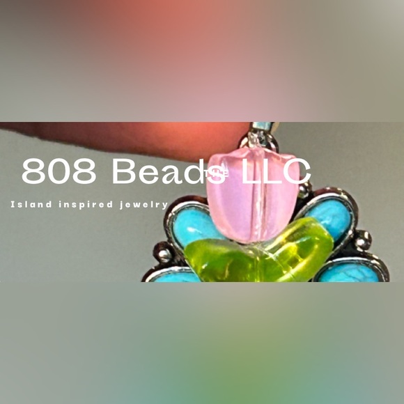 Meet your Posher, Amy, owner of 808BEADS x 808POSH - Picture 4 of 8